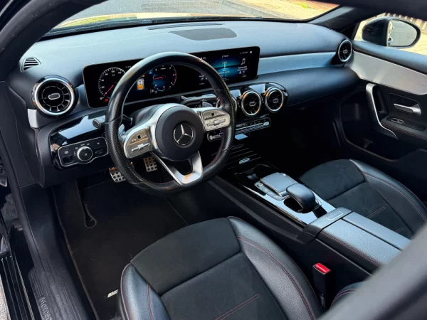 Mercedes-Benz A 180 Limousine d AMG Line Aut. 2