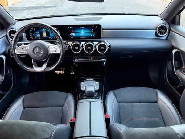 Mercedes-Benz A 180 Limousine d AMG Line Aut. 4