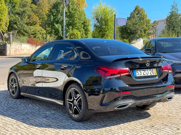 Mercedes-Benz A 180 Limousine d AMG Line Aut. 11