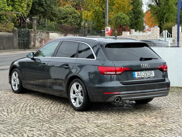 Audi A4 Avant 2.0 TDI Business Line 9