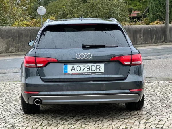 Audi A4 Avant 2.0 TDI Business Line 13