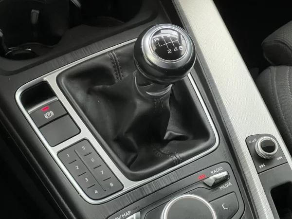 Audi A4 Avant 2.0 TDI Business Line 18