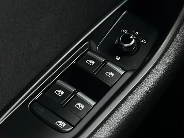 Audi A4 Avant 2.0 TDI Business Line 29