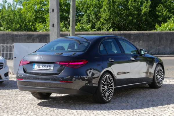 Mercedes-Benz C 220 d Avantgarde 3