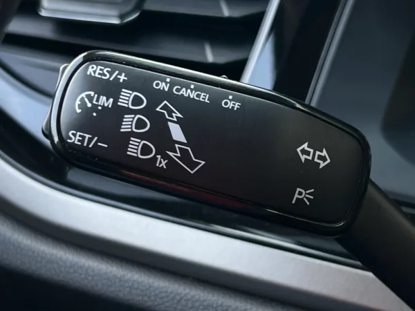 Volkswagen Polo 1.0 TSI Confortline 24