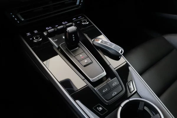 Porsche 911 (992) Carrera PDK 35