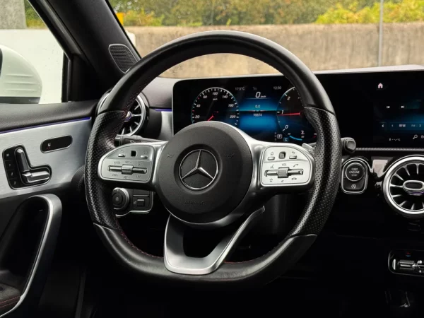 Mercedes-Benz A 180 d AMG Line Aut. 16