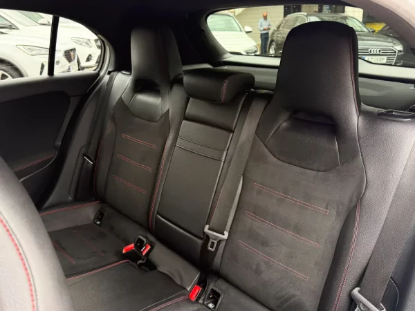 Mercedes-Benz A 180 d AMG Line Aut. 19