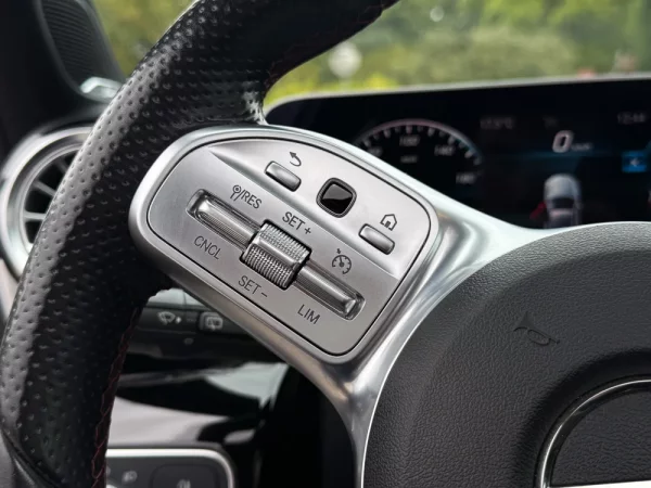 Mercedes-Benz A 180 d AMG Line Aut. 32