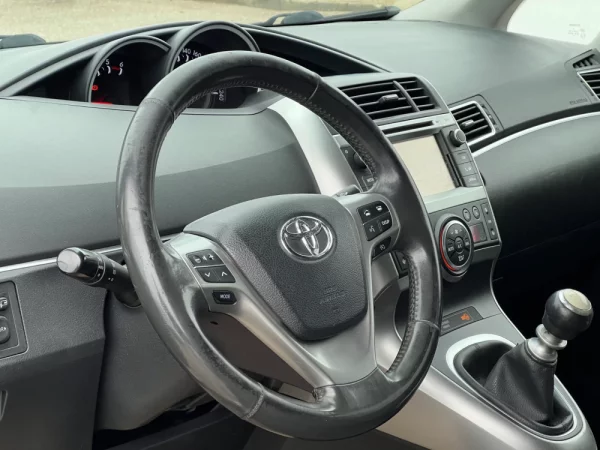 Toyota Verso 2.0 D-4D Comfort 2