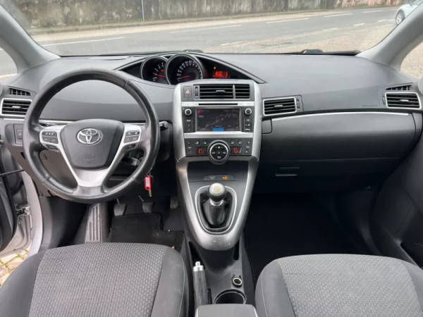 Toyota Verso 2.0 D-4D Comfort 11
