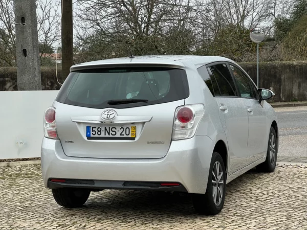 Toyota Verso 2.0 D-4D Comfort 16