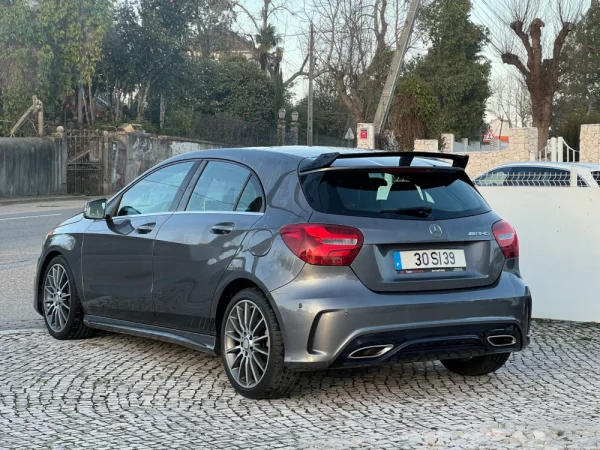 Mercedes-Benz A 180 d AMG Line 9