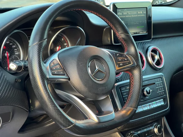 Mercedes-Benz A 180 d AMG Line 10
