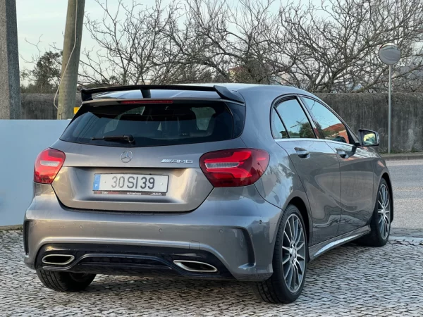 Mercedes-Benz A 180 d AMG Line 11