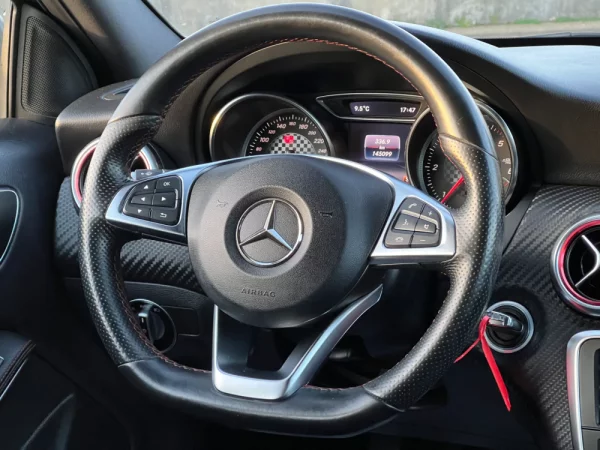 Mercedes-Benz A 180 d AMG Line 27