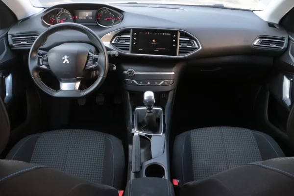 Peugeot 308 1.5 BlueHDi Style 4