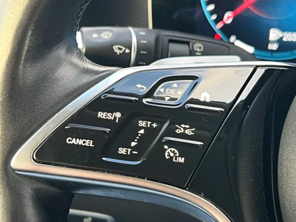 Mercedes-Benz E 300 E 300de T 9G-TRONIC Avantgarde 18