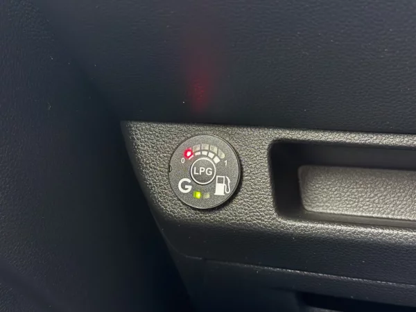 Renault Clio 1.0 TCe Intens Bi-Fuel 6