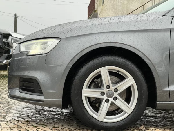 Audi A3 Limousine 30 TDI Design 2