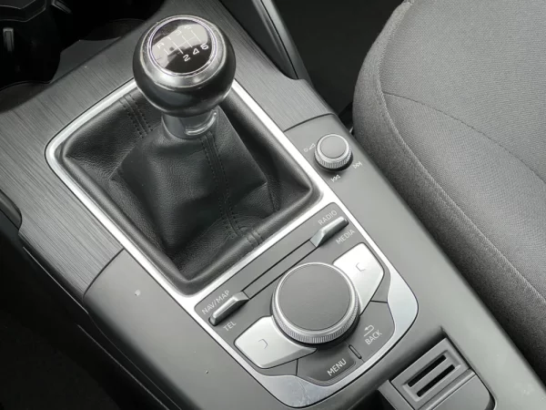 Audi A3 Limousine 30 TDI Design 21