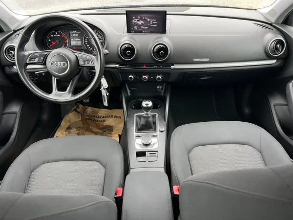 Audi A3 Limousine 30 TDI Design 24