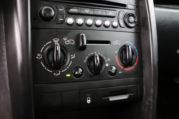 Peugeot 207 1.4 16V Trendy 16