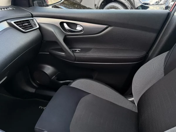 Nissan Qashqai 1.5 dCi N-Connecta 17