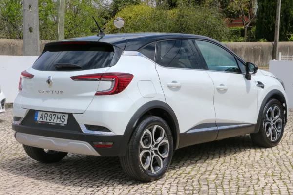 Renault Captur 1.0 TCe Exclusive 3