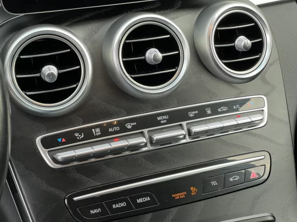 Mercedes-Benz C 300 C 300de T 9G-TRONIC AMG Line 17