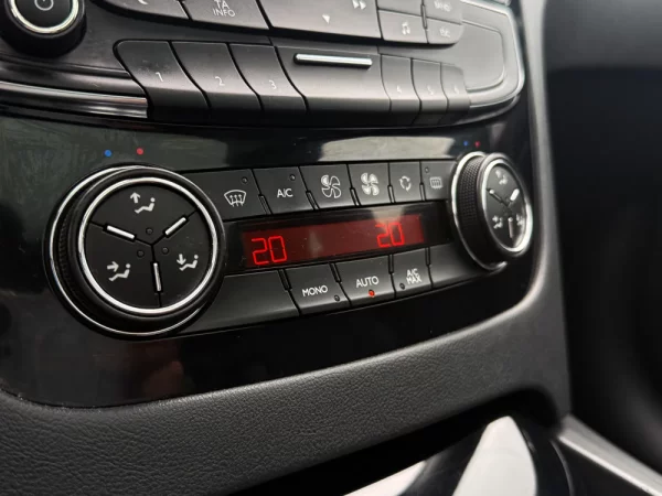 Peugeot 508 SW 2.0 HDi Allure 21