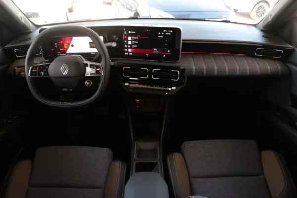Renault 5 E-Tech 52 kWh Evolution Autonomia Conforto 4
