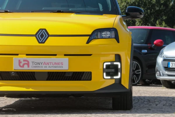 Renault 5 E-Tech 52 kWh Evolution Autonomia Conforto 8