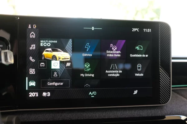Renault 5 E-Tech 52 kWh Evolution Autonomia Conforto 32