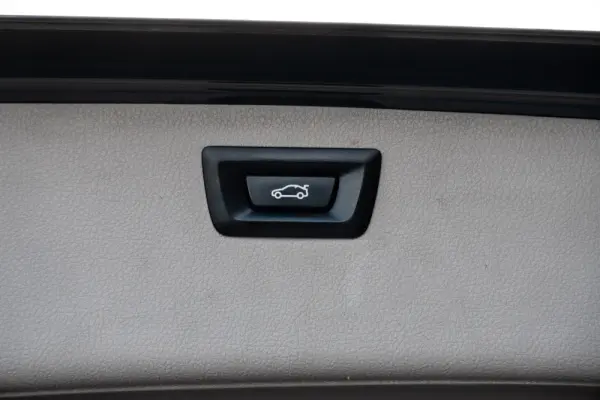 BMW 318 d Line Modern 27
