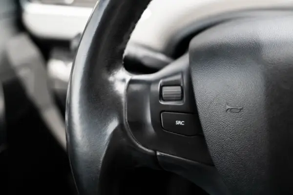 Peugeot 2008 1.2 VTi Allure 25