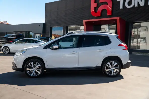 Peugeot 2008 1.6 BlueHDi Allure 6