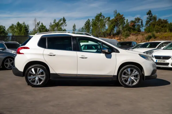Peugeot 2008 1.6 BlueHDi Allure 14