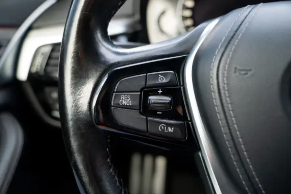 BMW 530 e iPerformance Pack M 11