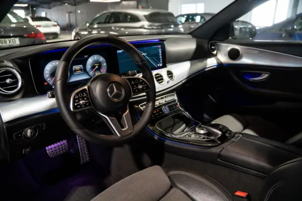Mercedes-Benz E 220 d Avantgarde+ 3