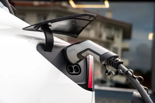 Tesla Model 3 Standard Range Plus RWD 23
