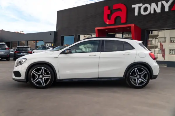 Mercedes-Benz GLA 180 (CDI) d 7G-DCT AMG Line 5