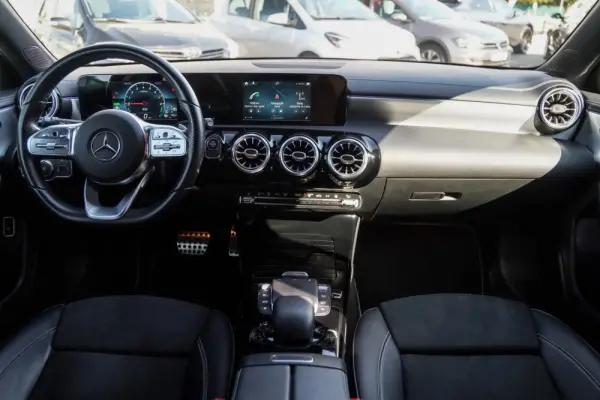 Mercedes-Benz A 250 e 8G-DCT Edition AMG Line 5