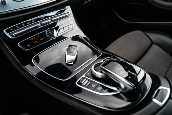 Mercedes-Benz E 220 d Avantgarde+ 27