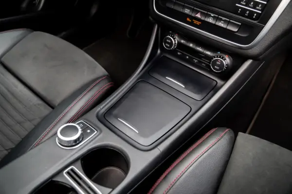 Mercedes-Benz GLA 180 (CDI) d 7G-DCT AMG Line 28