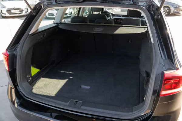 Volkswagen Passat Variant 2.0 TDI Elegance DSG 32