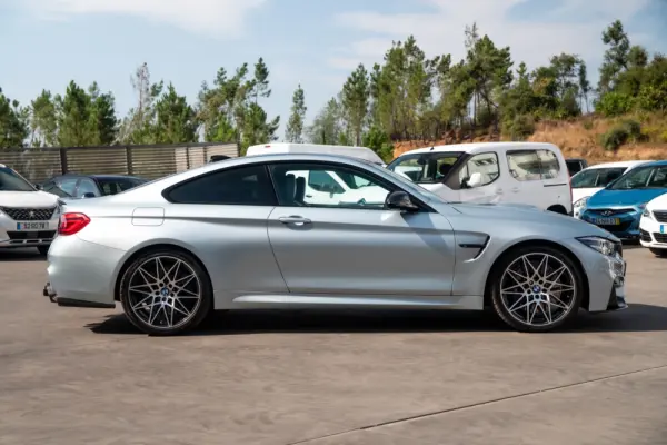 BMW M4 DKG 8