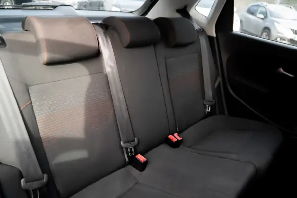 Volkswagen Polo 1.0 Confortline 23