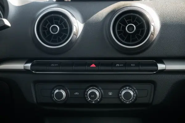 Audi A3 Limousine 30 TDI Design 27