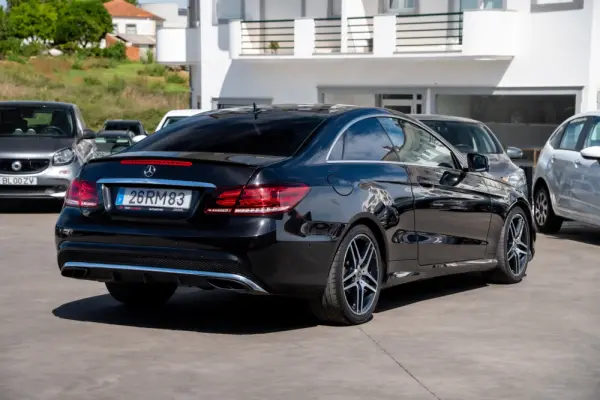Mercedes-Benz E 220 CDI Elegance BE Auto. 4